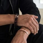 Perlenarmband-Herren-Tigerauge-rot-Buddha-Rosegold