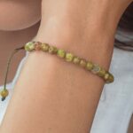 Edelsteinperlen-Armband-Damen-Gruen-Serpentin-BJF05M02