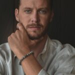 Edelsteinperlen-Armband-Herren-Grau-Jaspis-BJM02M01