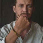 Edelsteinperlen-Armband-Herren-Gruen-Serpentin-BJM06M01